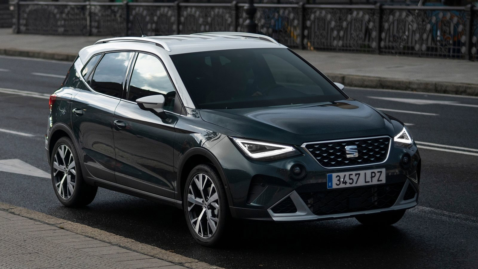  Στιλάτα B-SUV με 18 χιλιάδες! Kia Stonic ή SEAT Arona;